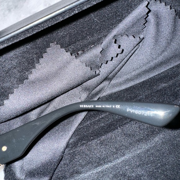 Versace 🔥 - Picture 6 of 6